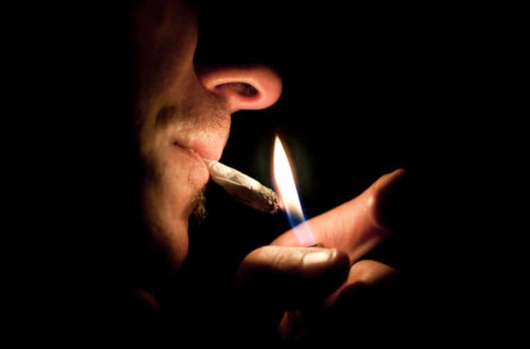 Fumer expose-t-il au risque de souffrir de schizophrénie?