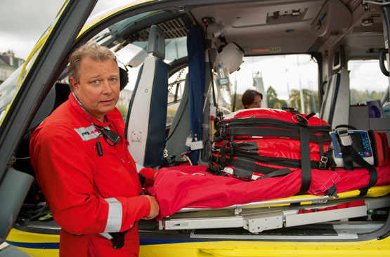 Avec son treuil, le paramédic Michel Savary a la responsabilité des ascensions de l’eau à l’hélicoptère.