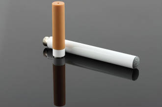 La cigarette électronique peut faire passer l’envie de fumer