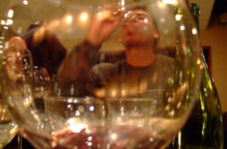 Un verre, bonjour les dégâts!