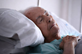 Comment traiter le cancer de la prostate chez un patient âgé?