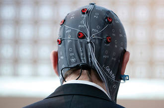 Diriger une prothèse par la pensée