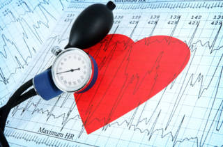 Hypertension: médicaments antihypertenseurs pris le soir pour réduire le risque cardiovasculaire?