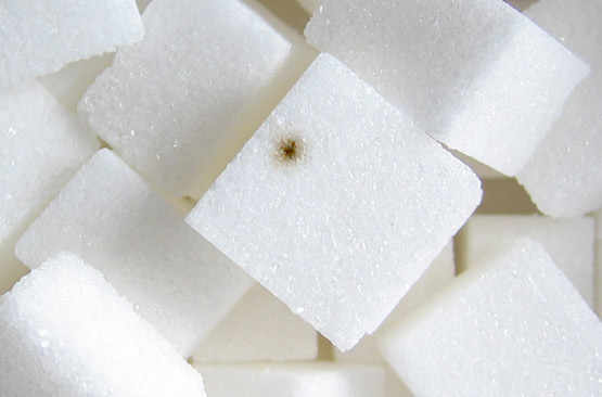 Morceau de sucre taché