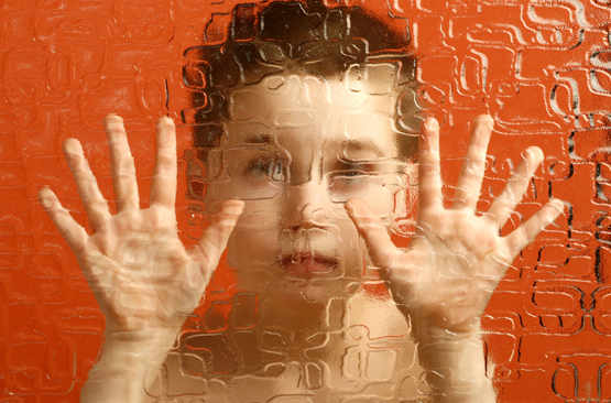 Autisme régressif: un enfant de trois ans peut-il soudain régresser au point de «disparaître»?