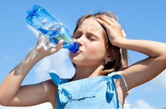 La canicule cause déshydratation, coups de chaleur et insomnies