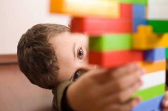 Les troubles de l’autisme affectent un humain sur cent