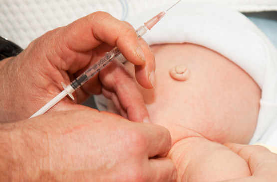 La circoncision d'un bébé