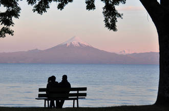 Couple sur un banc