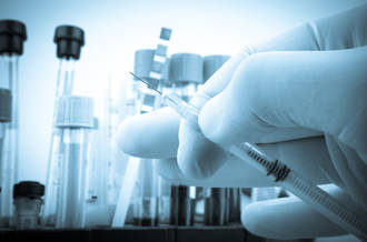 La fécondation in vitro recule légèrement en Suisse