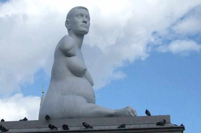 Statue d'Alison Lapper enceinte à Trafalgar square