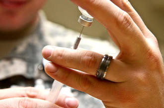 Remplissage d'une seringue