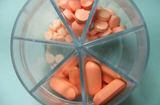 Une boite avec des médicaments