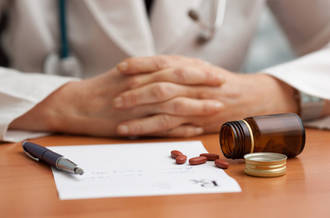 Médecin, médicaments et ordonnance