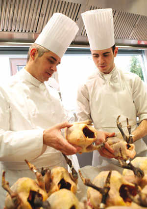 Cuisiner les produits du terroir et de saison est la règle de base d’un bon cuisinier