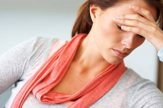 Dame ressentant de la fatigue