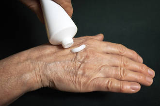 Dermocorticoïdes: incontournables et redoutés