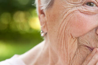 Sourire de personne âgée