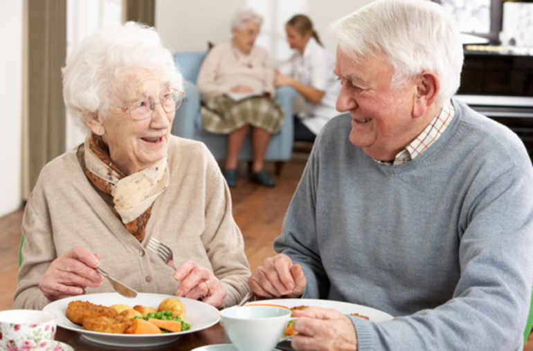Repas de personnes âgées