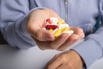 antibiotiques_violents_banc_accuses