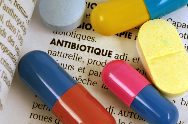 LMD_traitements_antibiotiques_longs