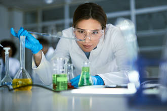 P61_LA RECHERCHE BIOMÉDICALE À L'ÉPREUVE