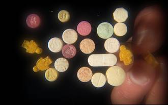 36.9_drogues_festives